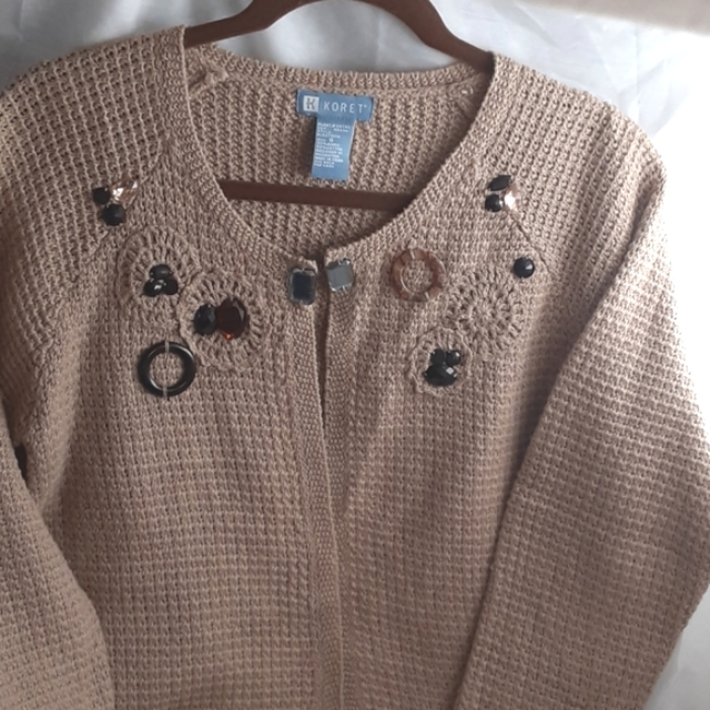 Vintage KORET Sweater. Size S but measures in pics
